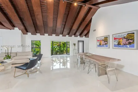 2330 NE 195th Street Miami FL 33180