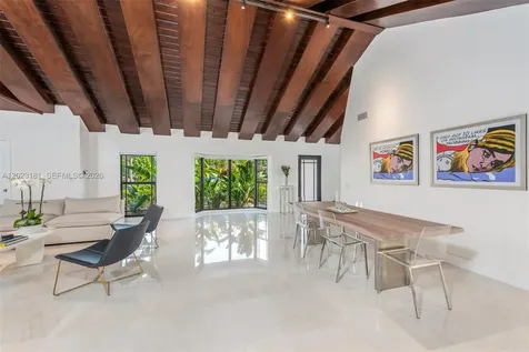 2330 NE 195th Street Miami FL 33180