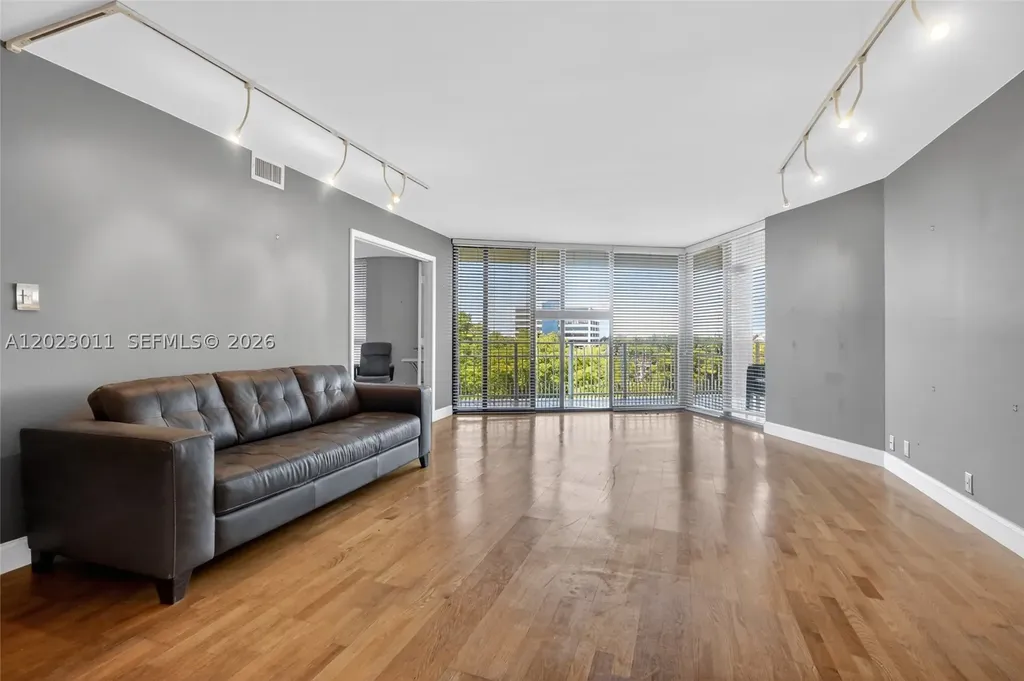 2000 Towerside Terrace Miami FL 33138
