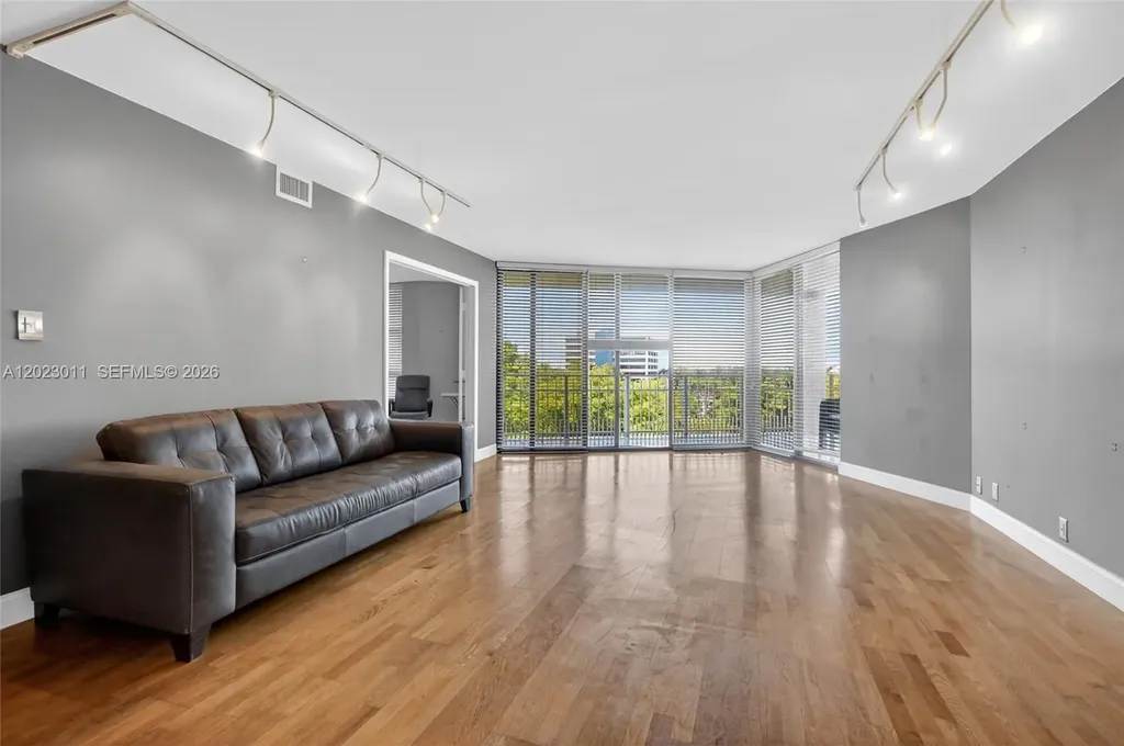 2000 Towerside Terrace Miami FL 33138