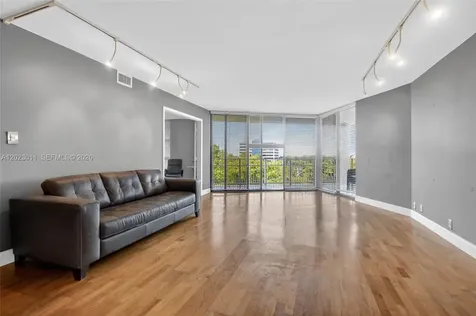 2000 Towerside Terrace Miami FL 33138