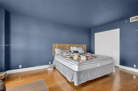2000 Towerside Terrace Miami FL 33138