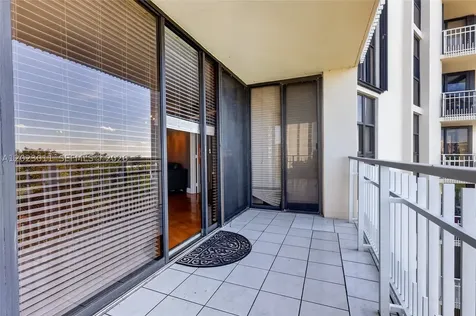 2000 Towerside Terrace Miami FL 33138