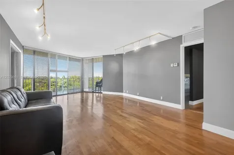2000 Towerside Terrace Miami FL 33138