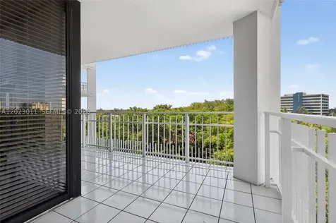 2000 Towerside Terrace Miami FL 33138