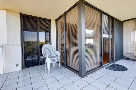 2000 Towerside Terrace Miami FL 33138