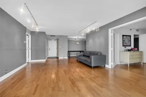 2000 Towerside Terrace Miami FL 33138