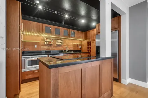 2000 Towerside Terrace Miami FL 33138