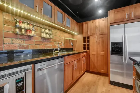 2000 Towerside Terrace Miami FL 33138