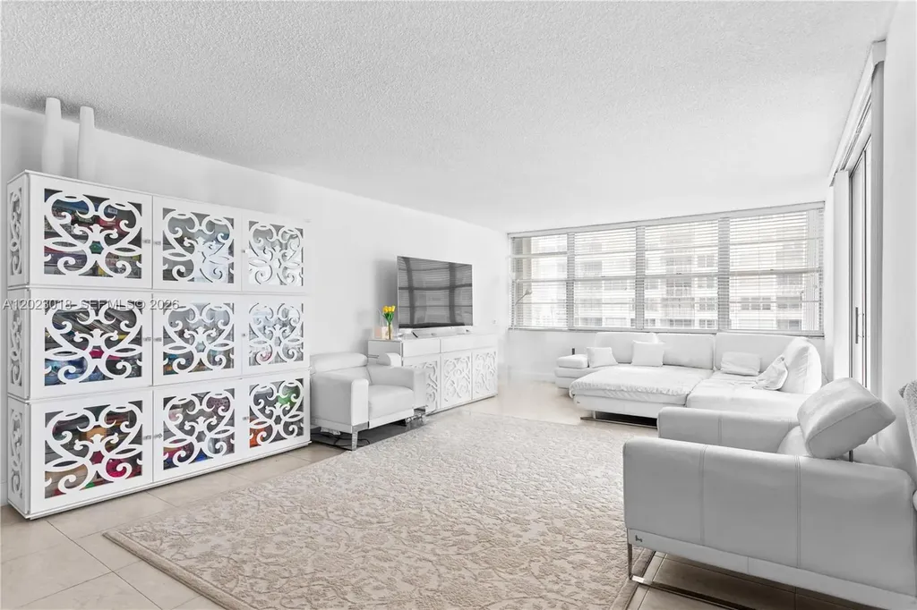 18051 Biscayne Boulevard Aventura FL 33160
