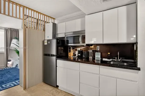 19201 Collins Avenue Sunny Isles Beach FL 33160