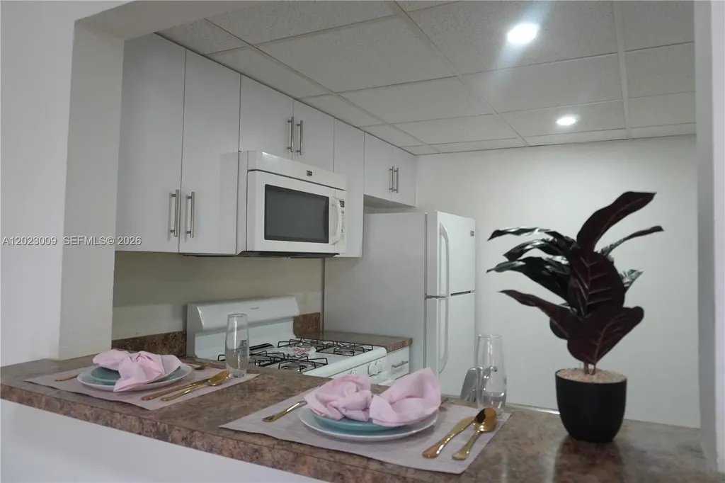 17901 NW 68th Avenue Hialeah FL 33015