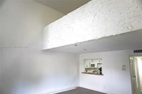 17901 NW 68th Avenue Hialeah FL 33015