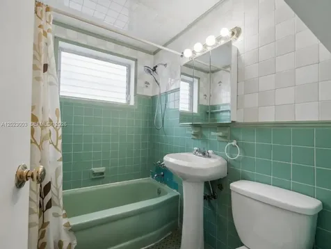 7935 Carlyle Avenue Miami Beach FL 33141