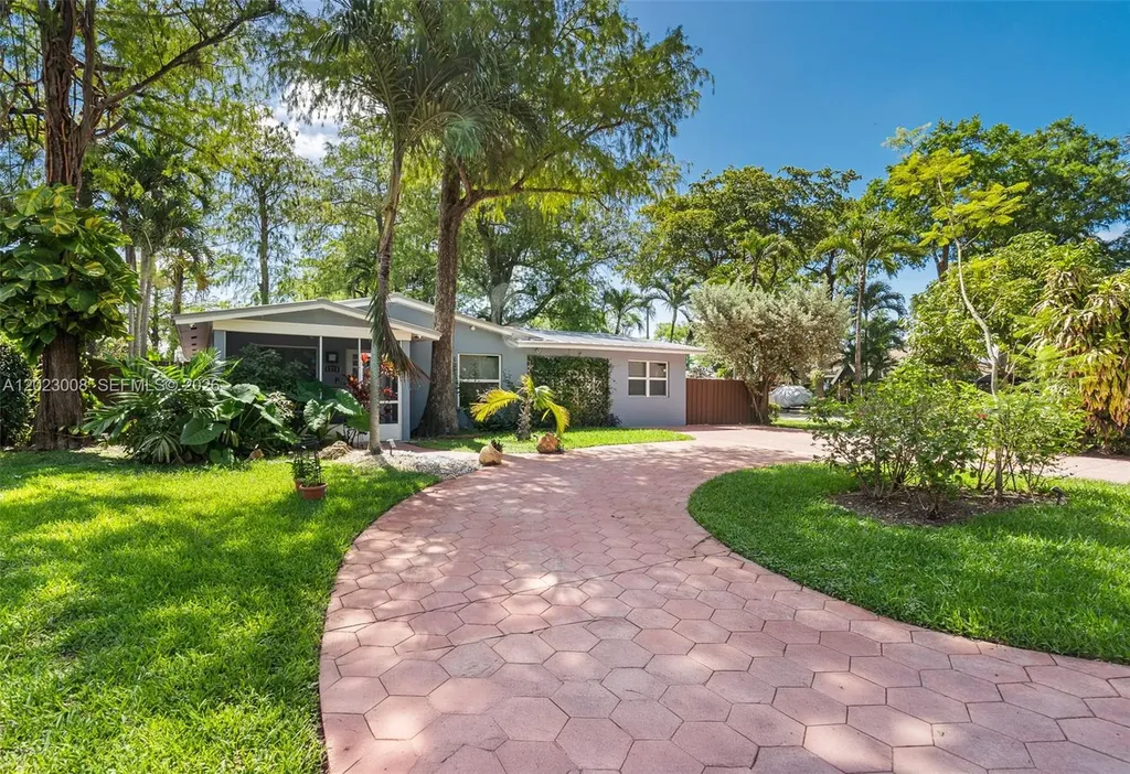4270 NW 20th Avenue Oakland Park FL 33309