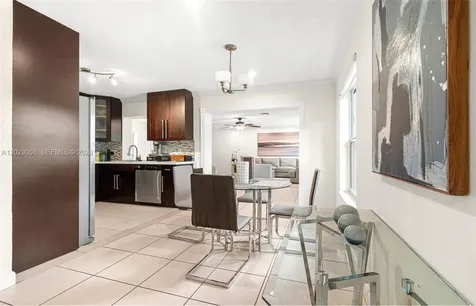 4270 NW 20th Avenue Oakland Park FL 33309