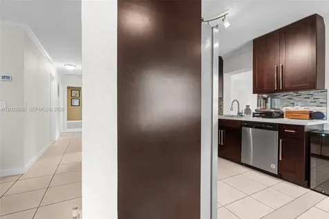 4270 NW 20th Avenue Oakland Park FL 33309
