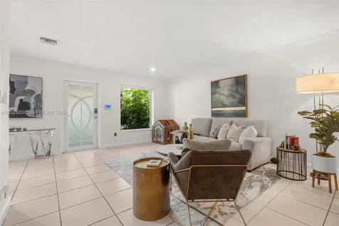 4270 NW 20th Avenue Oakland Park FL 33309
