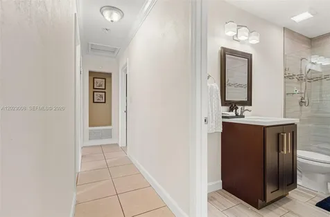 4270 NW 20th Avenue Oakland Park FL 33309