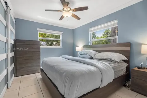4270 NW 20th Avenue Oakland Park FL 33309