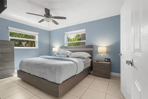4270 NW 20th Avenue Oakland Park FL 33309