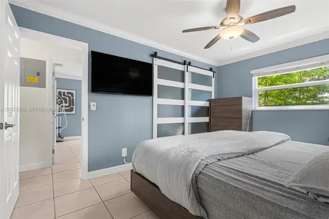 4270 NW 20th Avenue Oakland Park FL 33309