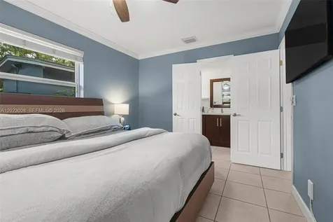 4270 NW 20th Avenue Oakland Park FL 33309