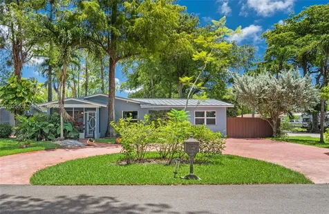 4270 NW 20th Avenue Oakland Park FL 33309