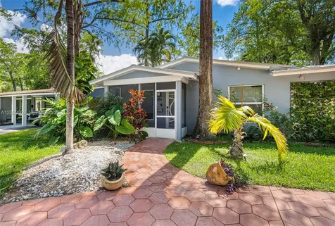 4270 NW 20th Avenue Oakland Park FL 33309