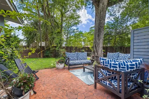 4270 NW 20th Avenue Oakland Park FL 33309