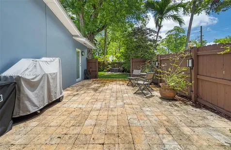 4270 NW 20th Avenue Oakland Park FL 33309