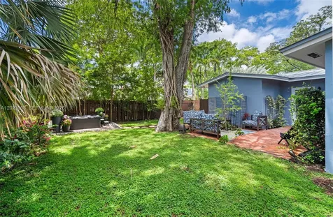 4270 NW 20th Avenue Oakland Park FL 33309