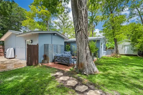 4270 NW 20th Avenue Oakland Park FL 33309
