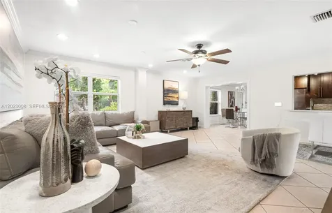4270 NW 20th Avenue Oakland Park FL 33309
