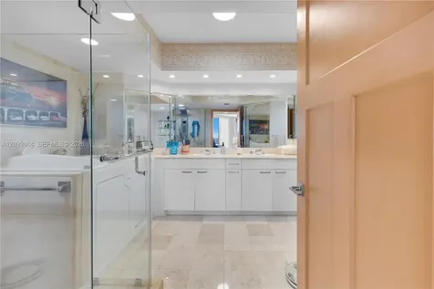 21055 Yacht Club Drive Aventura FL 33180