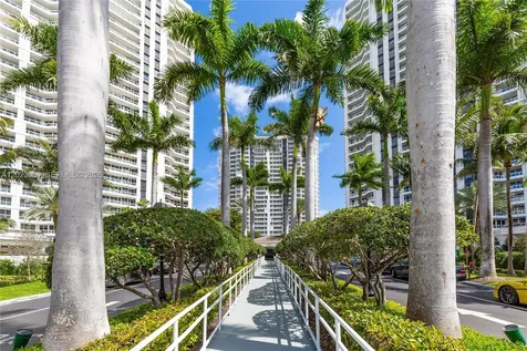 21055 Yacht Club Drive Aventura FL 33180