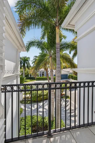 656 Hermitage Circle Palm Beach Gardens FL 33410
