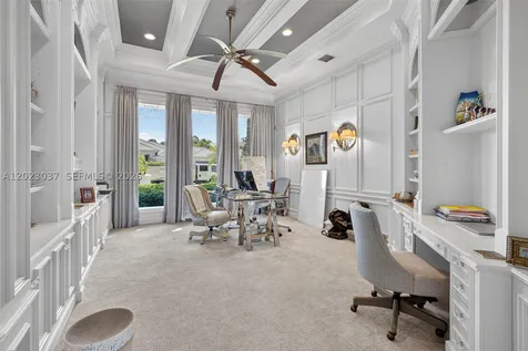 656 Hermitage Circle Palm Beach Gardens FL 33410