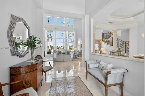 656 Hermitage Circle Palm Beach Gardens FL 33410
