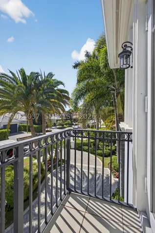 656 Hermitage Circle Palm Beach Gardens FL 33410