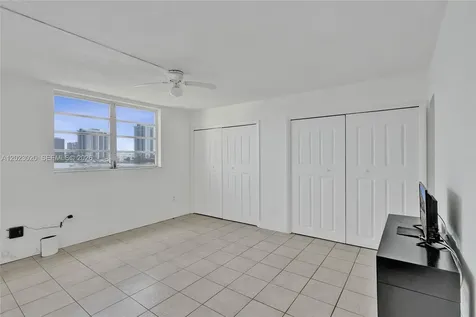 2920 Point East Drive Aventura FL 33160