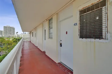 2920 Point East Drive Aventura FL 33160