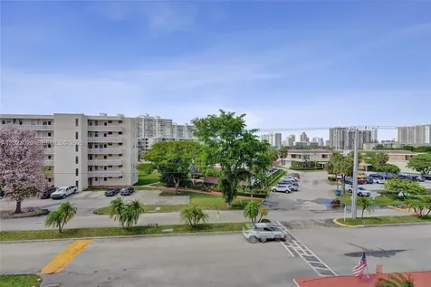 2920 Point East Drive Aventura FL 33160
