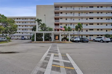 2920 Point East Drive Aventura FL 33160