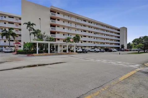 2920 Point East Drive Aventura FL 33160