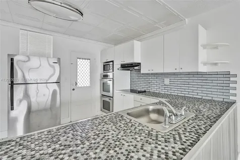 2920 Point East Drive Aventura FL 33160