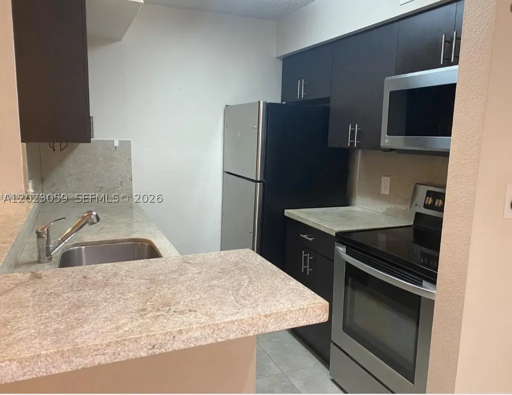 2946 S University Drive Davie FL 33328