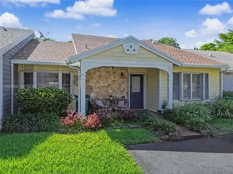 14609 SW 143rd Place Circle Miami FL 33186
