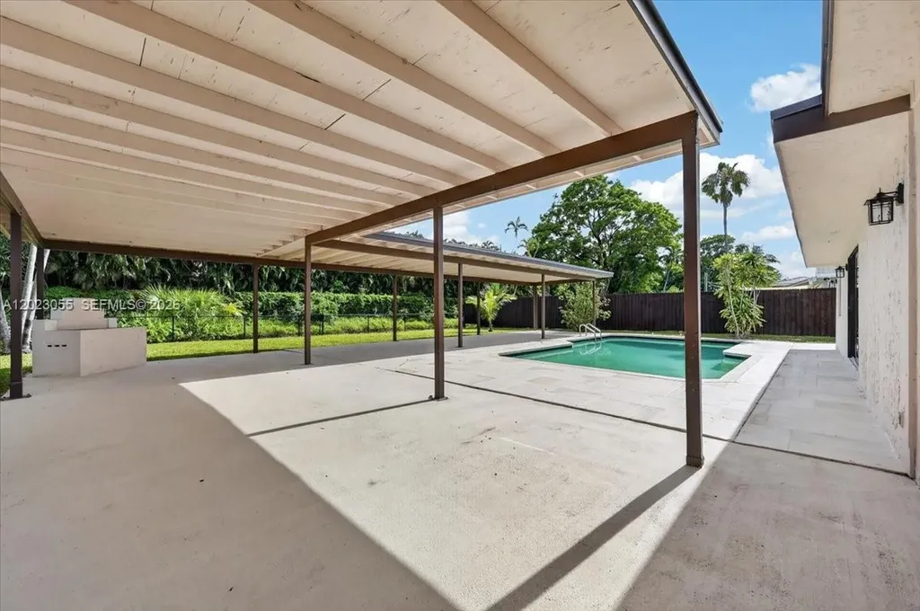 2460 NW 67 Court Fort Lauderdale FL 33309