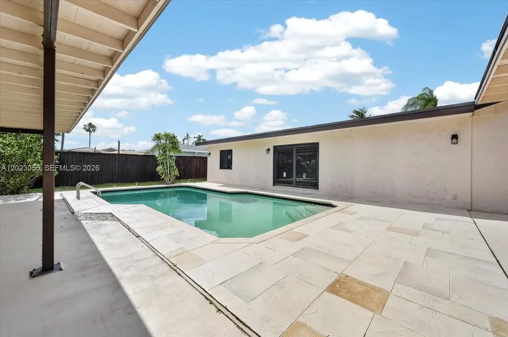 2460 NW 67 Court Fort Lauderdale FL 33309